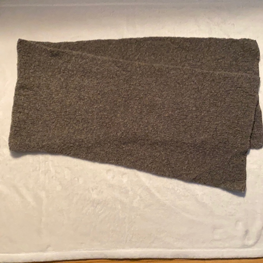 Gray marled knit scarf from H&M